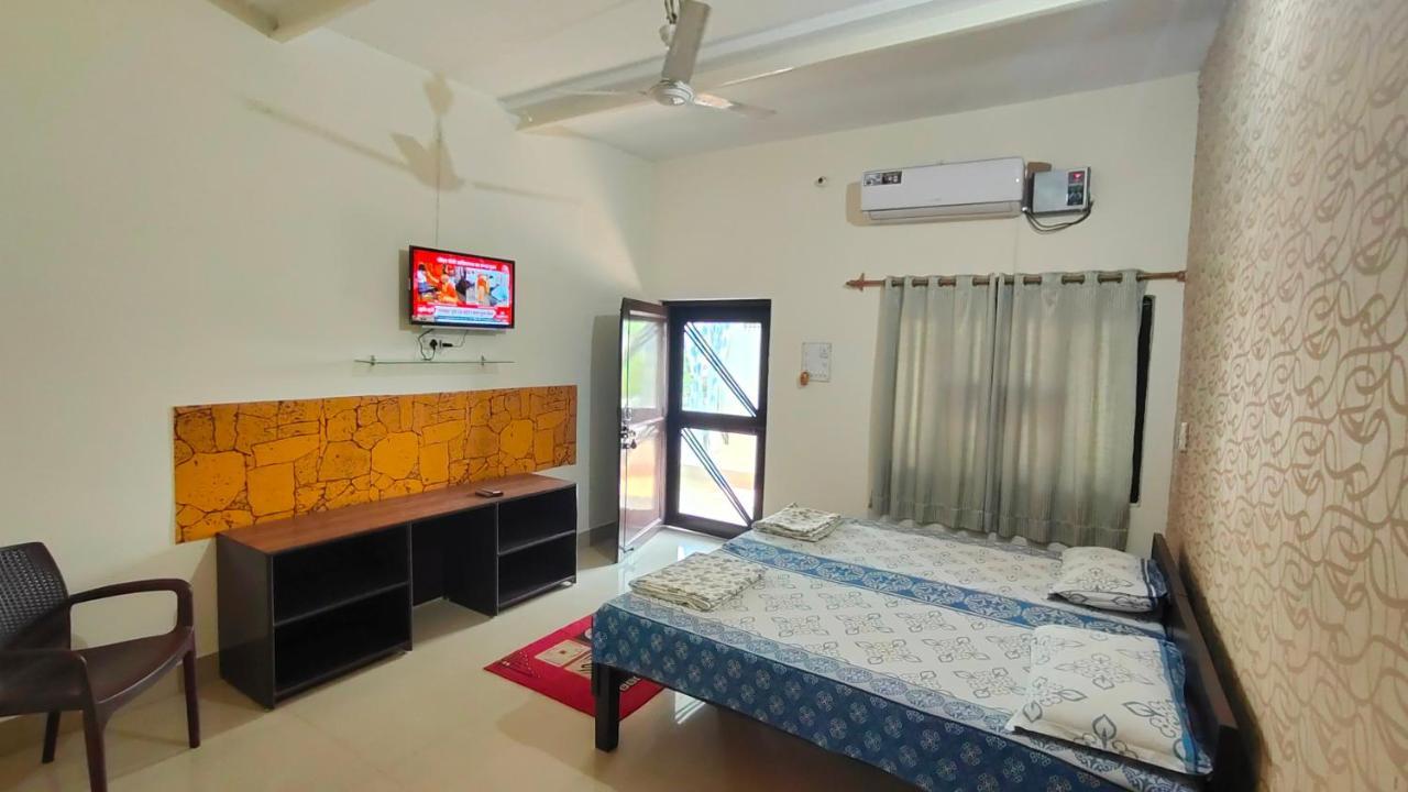 Iora Guest House Bharatpur Eksteriør bilde