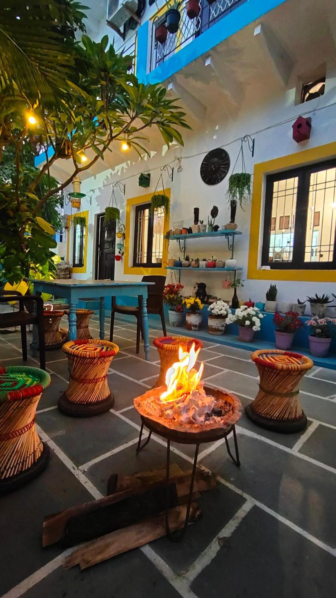 Iora Guest House Bharatpur Eksteriør bilde